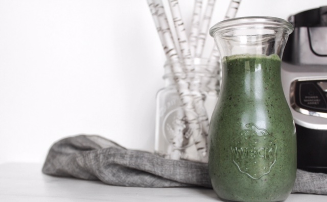 detox on the rocks spirulina smoothie