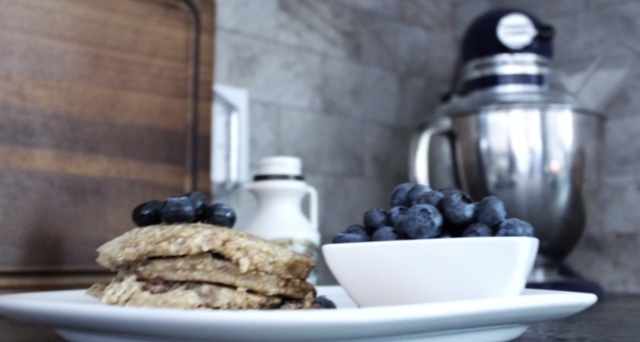 healthy banana oat pancakes